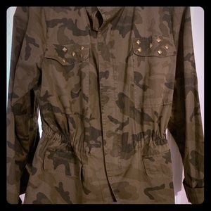Maurice’s camo light weight jacket